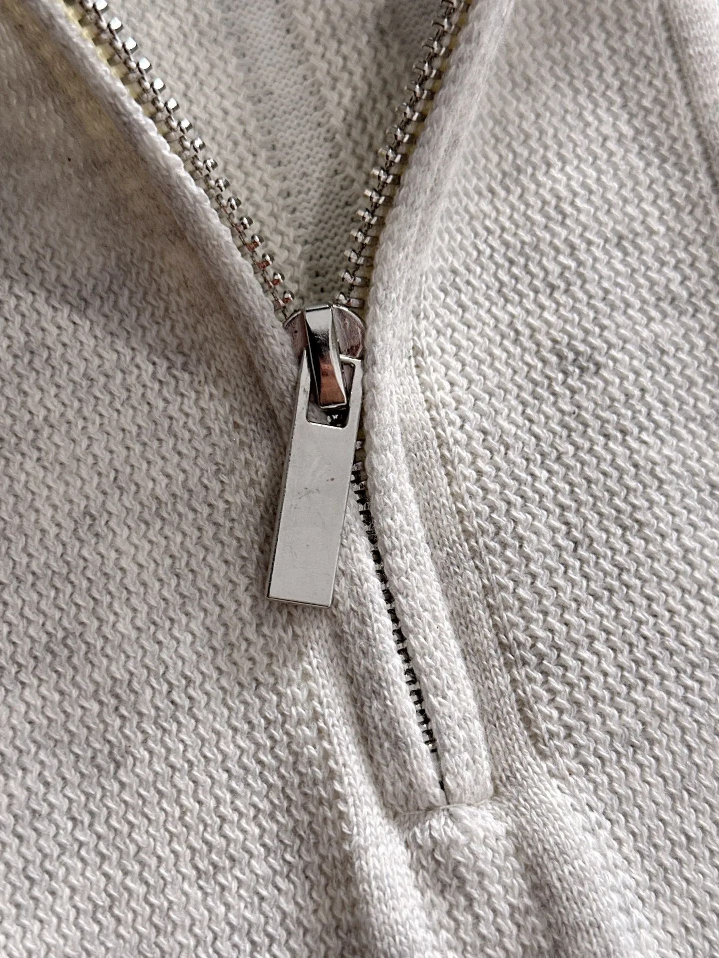 Next day shipment LP high quality Loro Piana 26ss New Arrival men's short-sleeved T-shirt Made of combed cotton yarn knitted cotton fabric, no pressure when entering and exiting the counter Exclusive control of raw materials It feels substantial when weighed, and the upper body is more textured than ordinary T-shirts. This texture can cope with the weather easily and is suitable for both hot and cold! Loose fit design, looks noble. The only correct version is available Size: M to XXXL